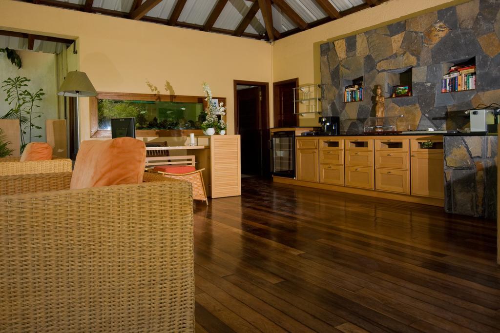 Hotel Ocean Beauty Pereybere Beach Exterior foto